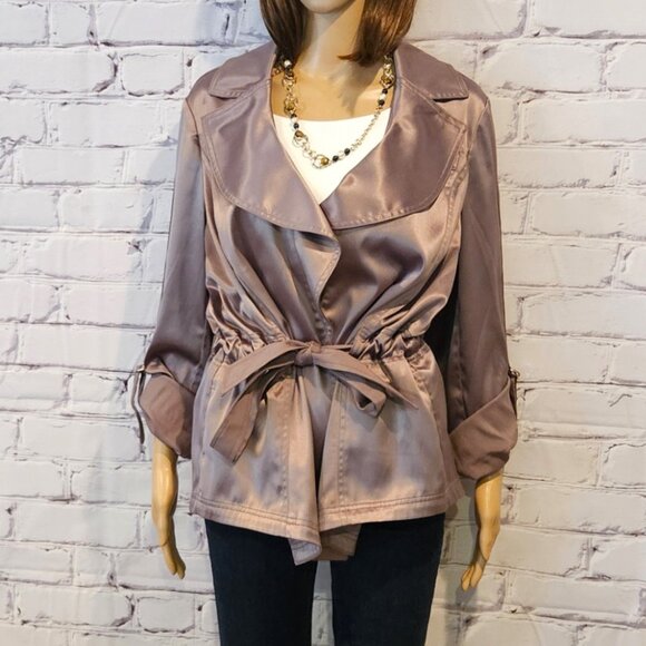 WHITE HOUSE BLACK MARKET - Gorgeous taupe belted satin blazer - Picture 5 of 11